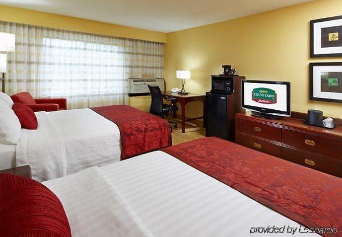 Courtyard Paducah West Hotel Room photo