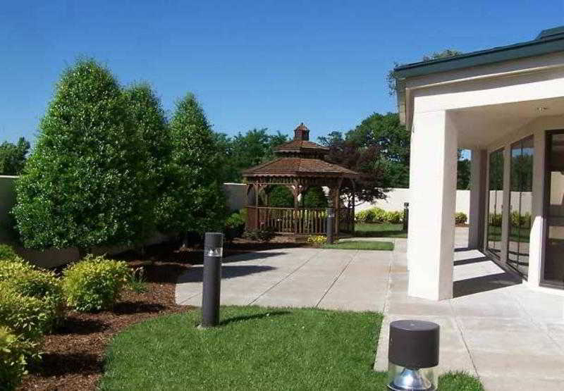 Courtyard Paducah West Hotel Exterior photo